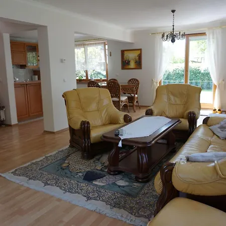 Fuer Max- 6 Personen Einschliesslich 2 By Interhome 度假居 尤斯托尼莫斯基